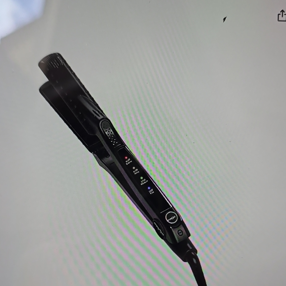 CROC Black Hair Straightener